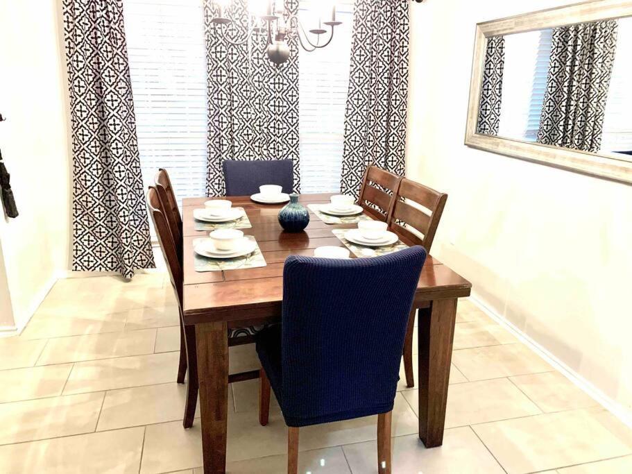 Modern Updates - Great Location - King Bed- Bmt San Antonio Bagian luar foto