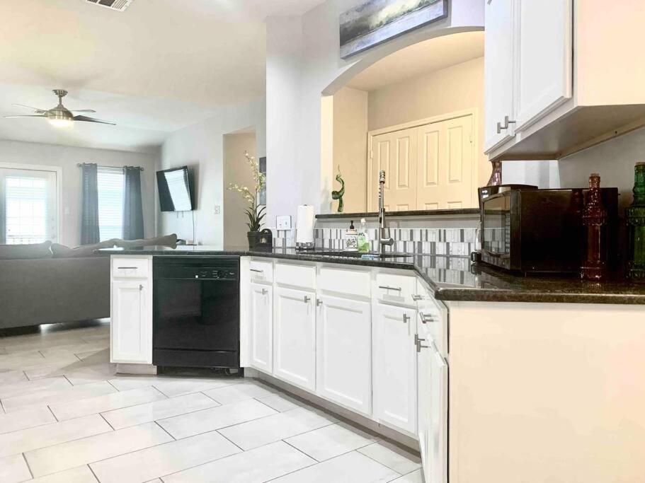 Modern Updates - Great Location - King Bed- Bmt San Antonio Bagian luar foto