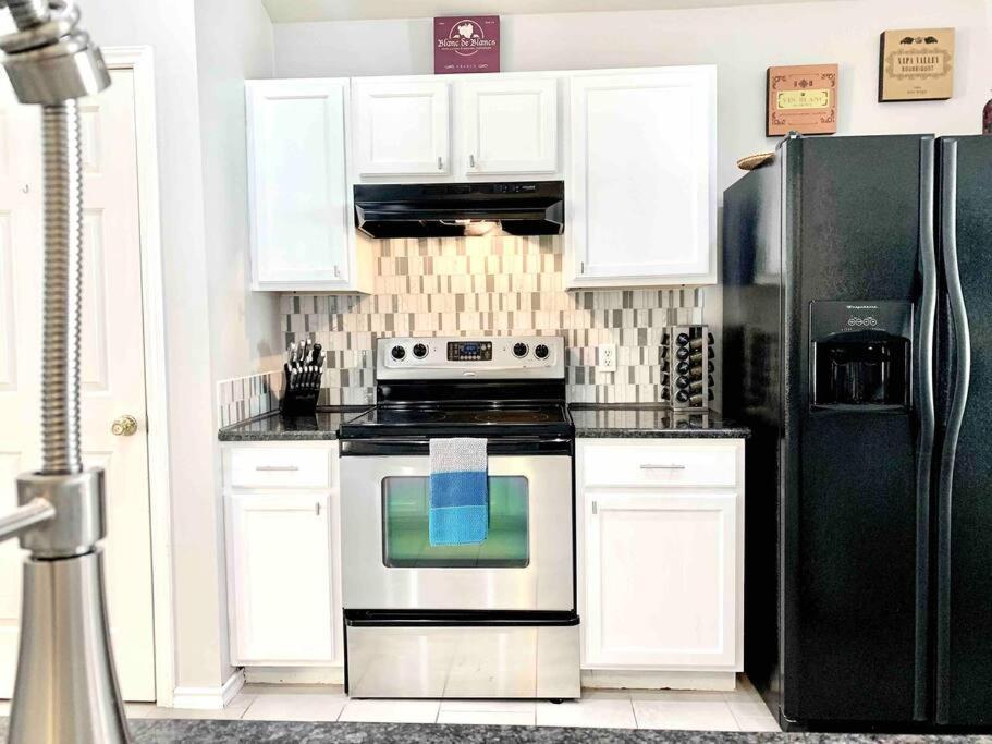 Modern Updates - Great Location - King Bed- Bmt San Antonio Bagian luar foto